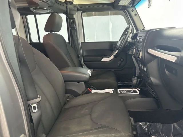 Used 2014 Gray Jeep Unlimited Sport image 22