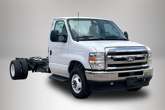 2027 Ford F-450 Base