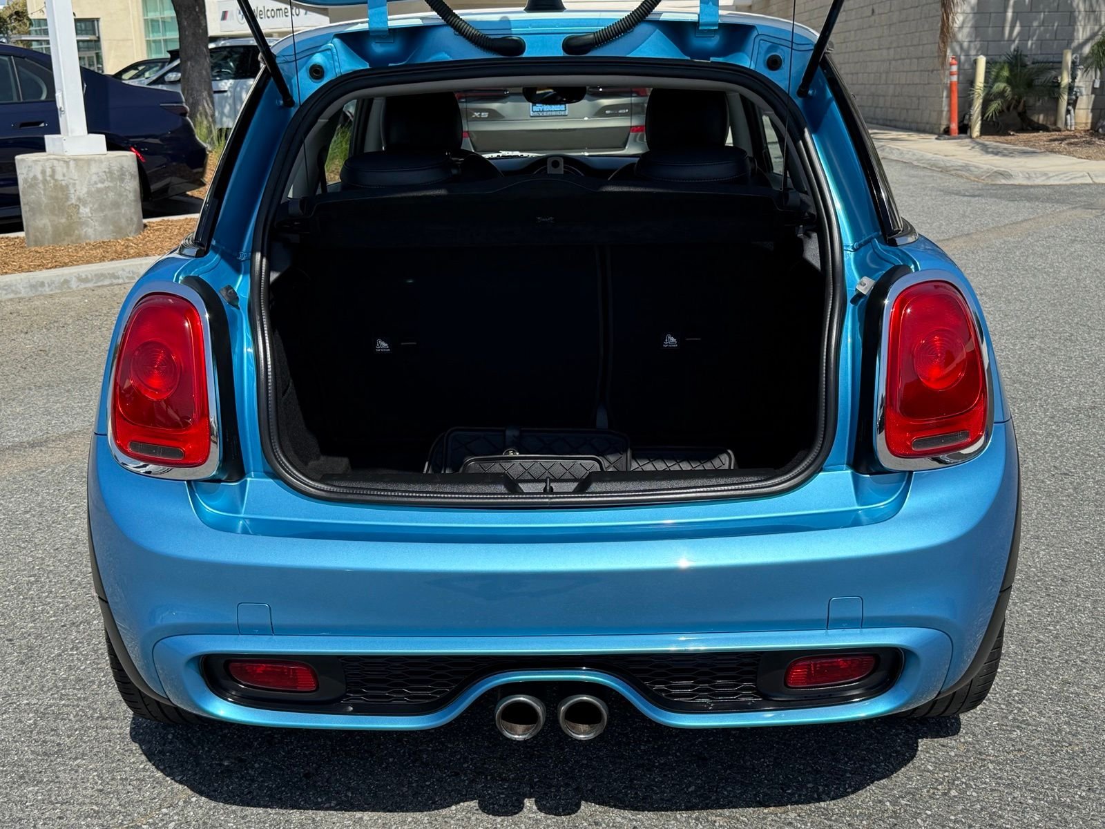 Used 2016 Blue MINI Base image 16