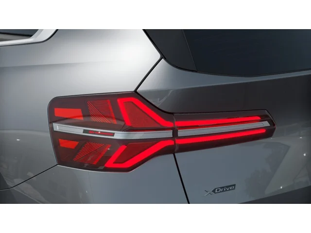 Used 2025 Skyscraper Grey Metallic BMW 30 xDrive image 8