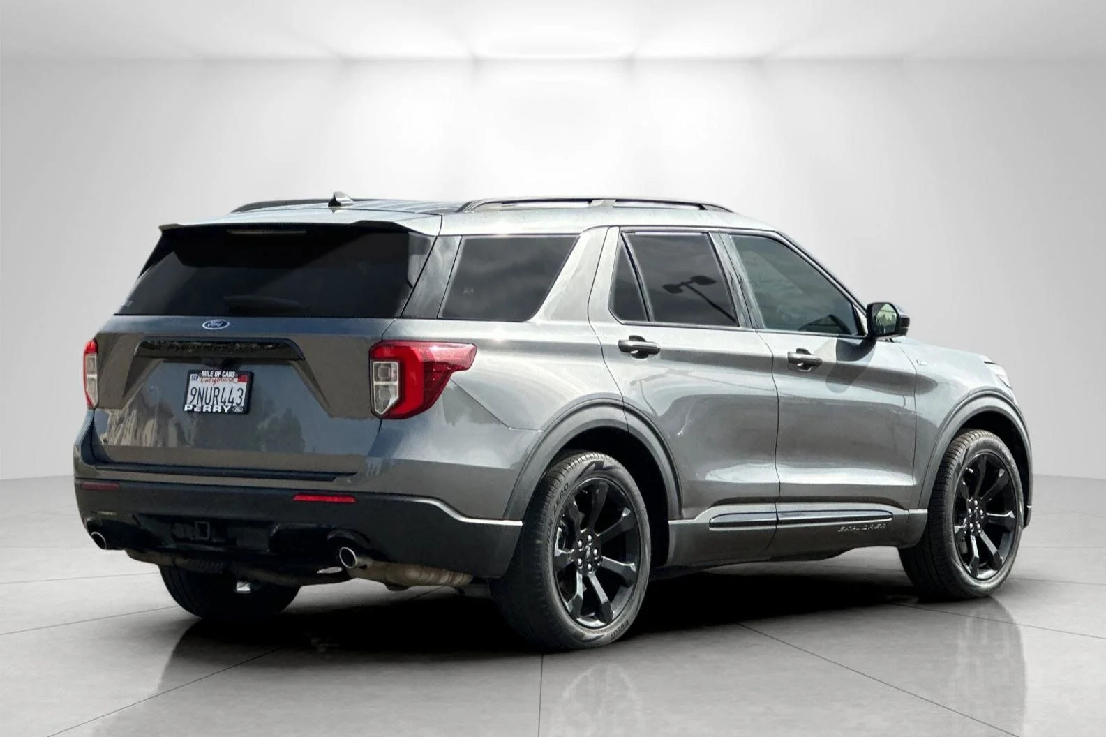 Used 2023 Gray Metallic Ford ST-Line image 3