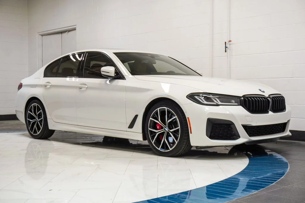 Used 2023 White BMW 530i xDrive image 5