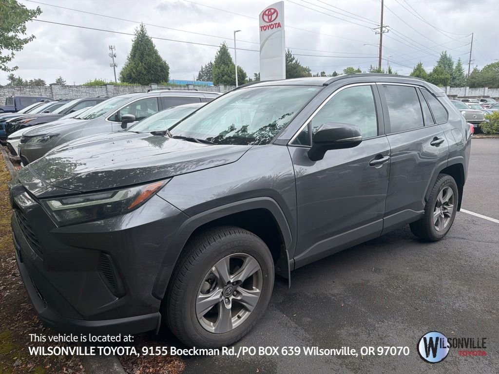 2025 Toyota RAV4 XLE AWD's photo