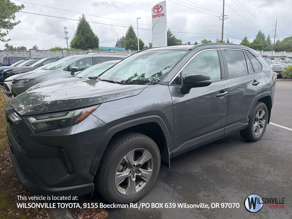 2025 Toyota RAV4 XLE AWD's photo