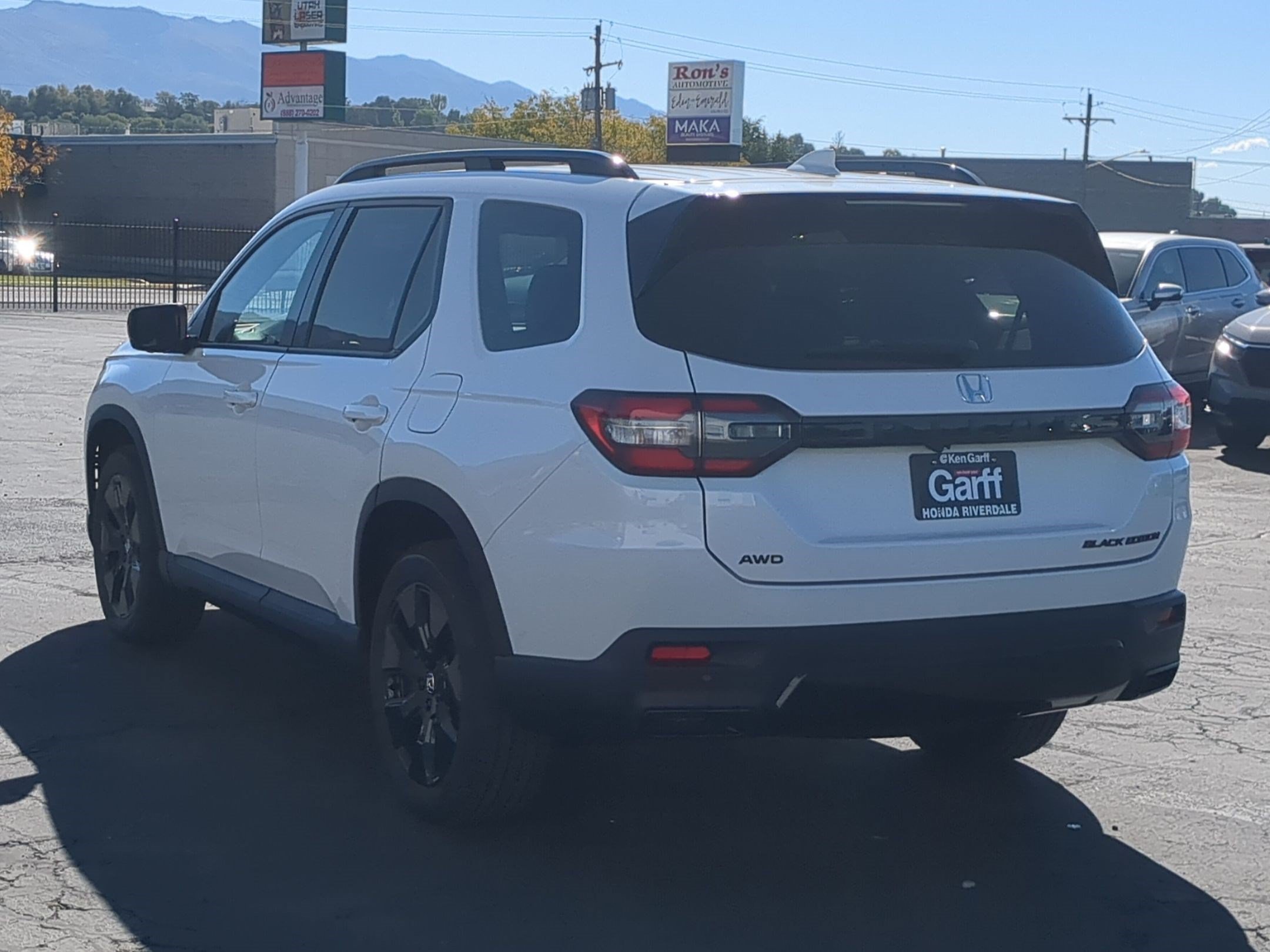 New 2026 Platinum White Pearl Honda Black Edition image 5