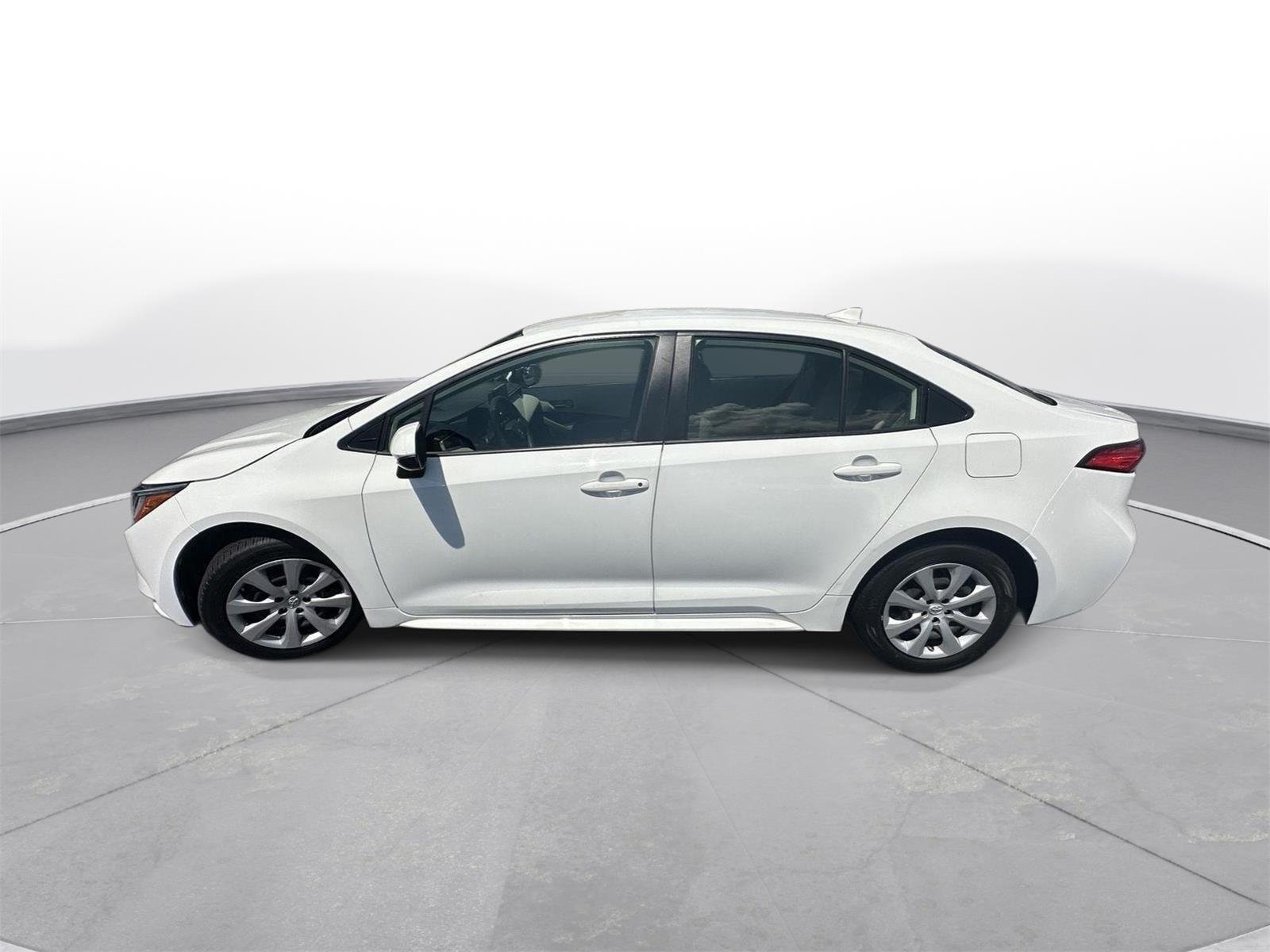 2022 Toyota Corolla LE - Photo 9