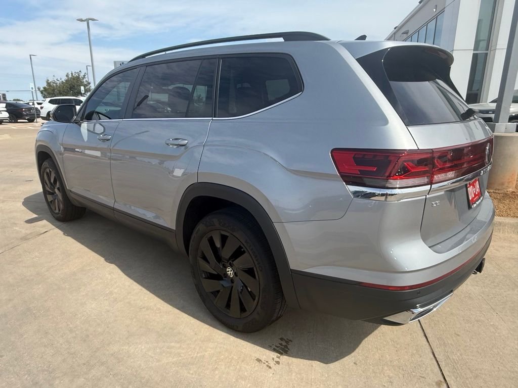 Used 2024 Silver Volkswagen 2.0T SE w/Technology image 9
