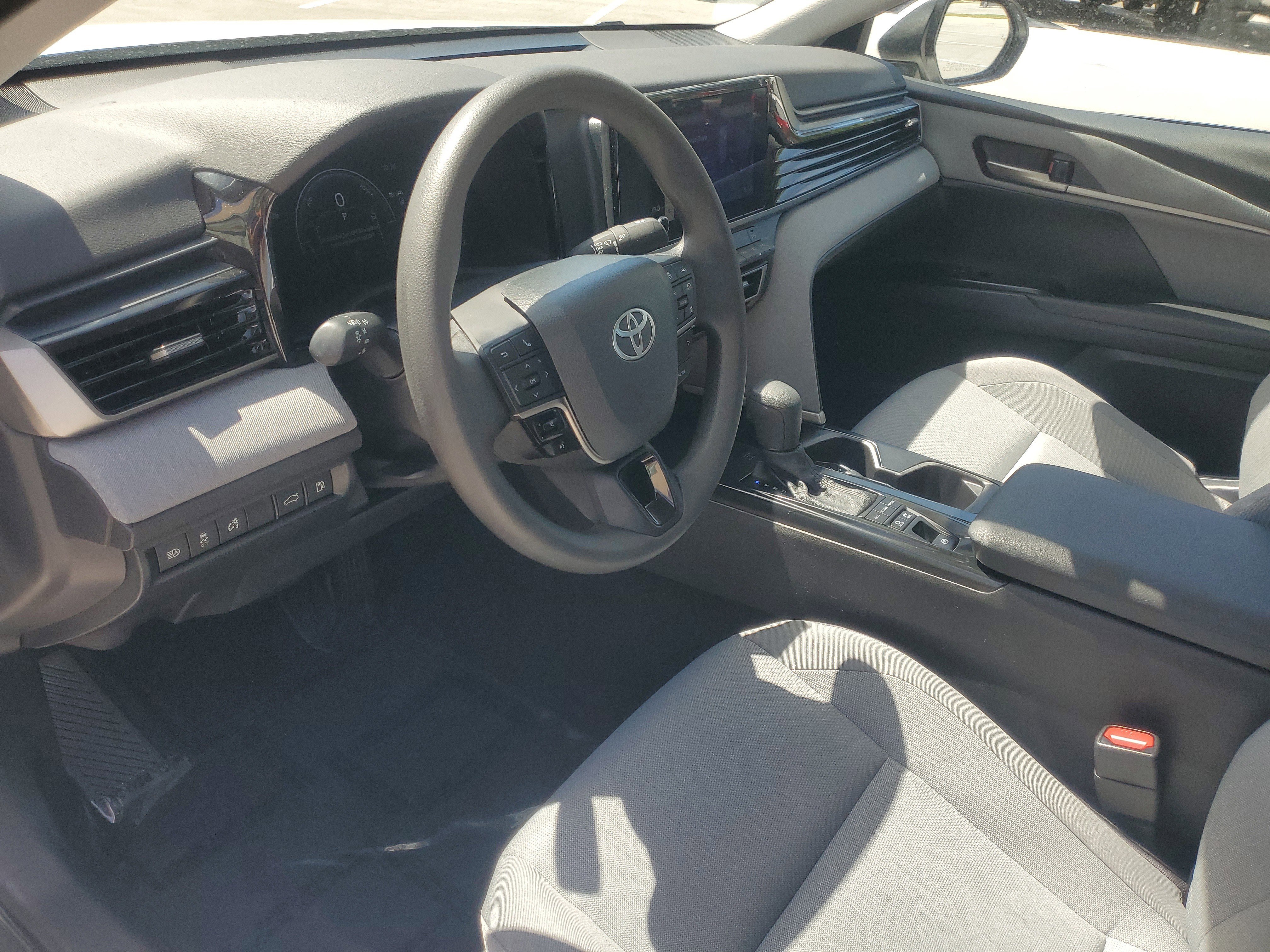 Used 2025 Ice Toyota LE image 16