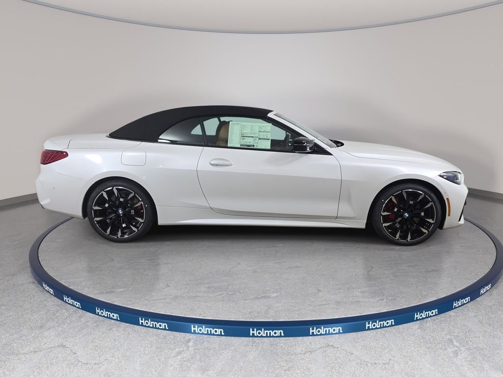 New 2027 Mineral White Metallic BMW M440i xDrive image 4