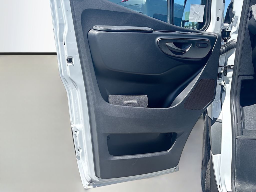 New 2026  Mercedes-Benz Cargo 170 WB image 23