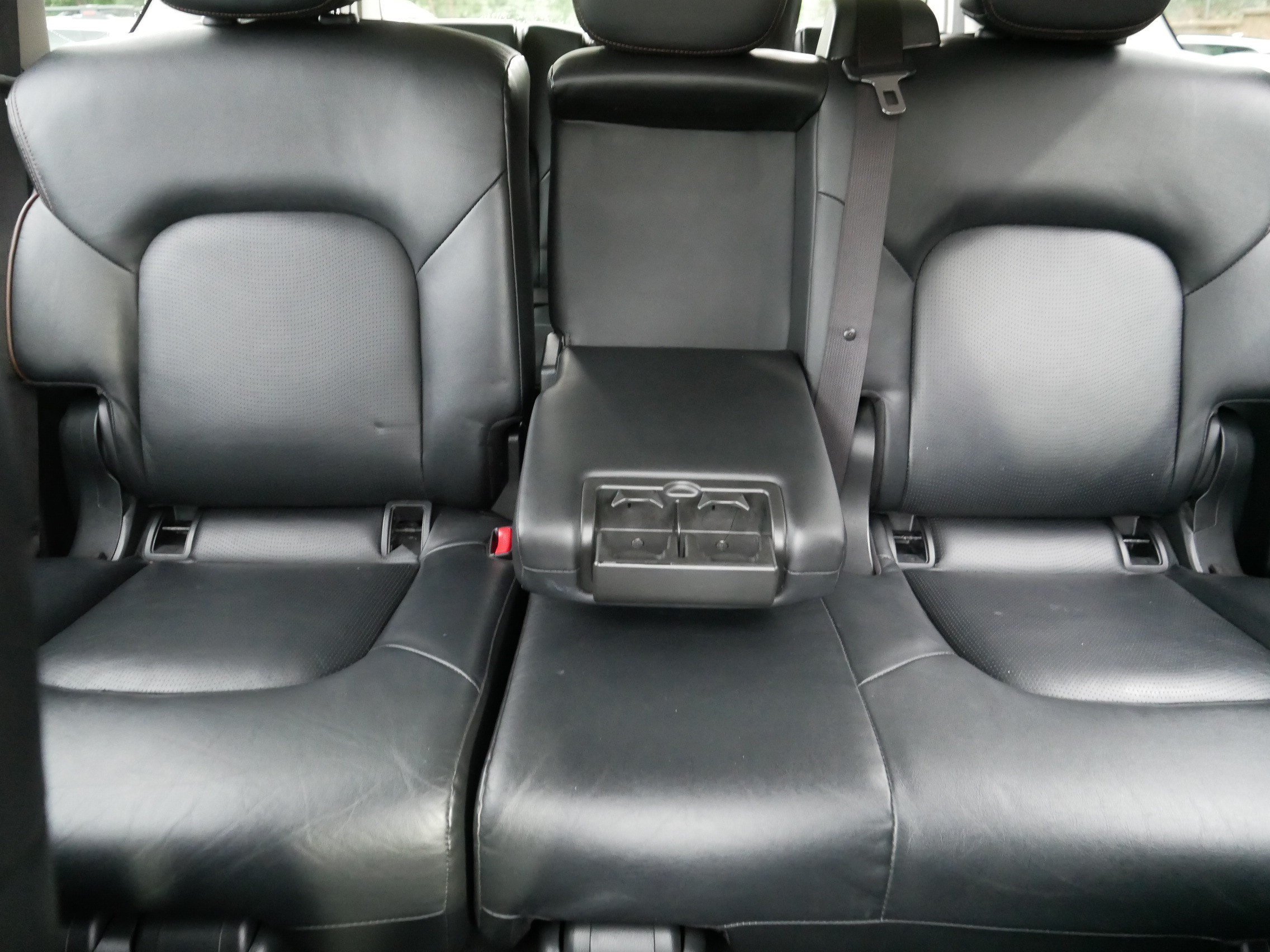 Used 2019 Super Black Nissan SL image 13