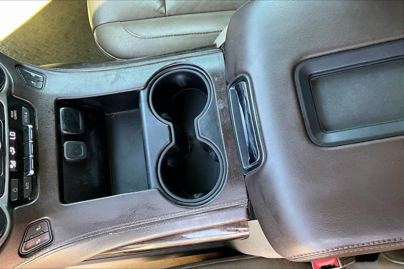 Used 2018 Iridescent Pearl Tricoat Chevrolet LT image 15