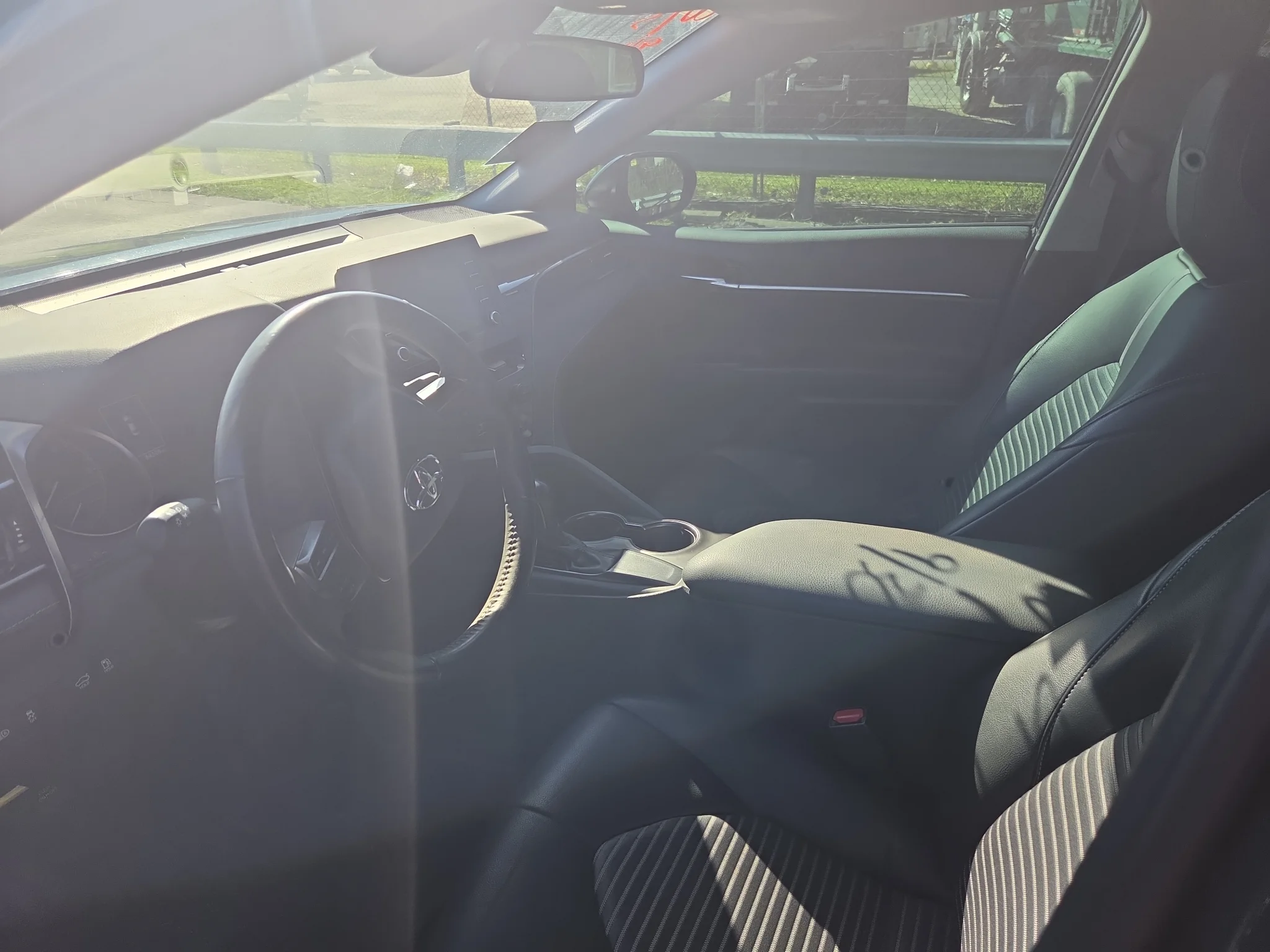 Used 2021 Galactic Aqua Toyota SE image 2