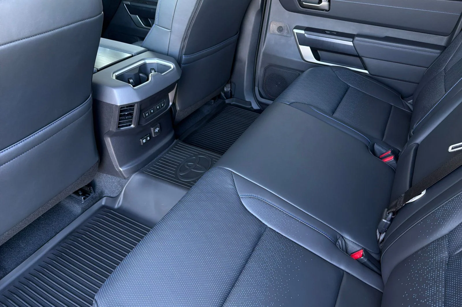 New 2026 Celestial Silver Metallic Toyota Platinum image 13
