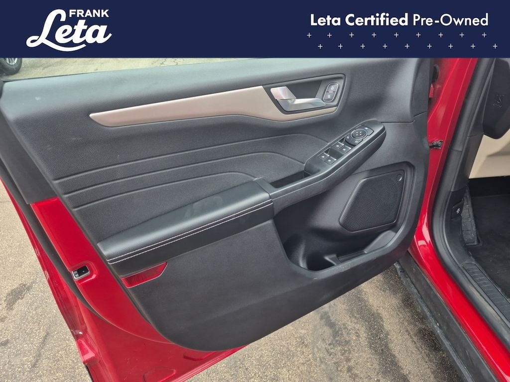 Used 2022 Rapid Red Metallic Tinted Clearcoat Ford  image 22