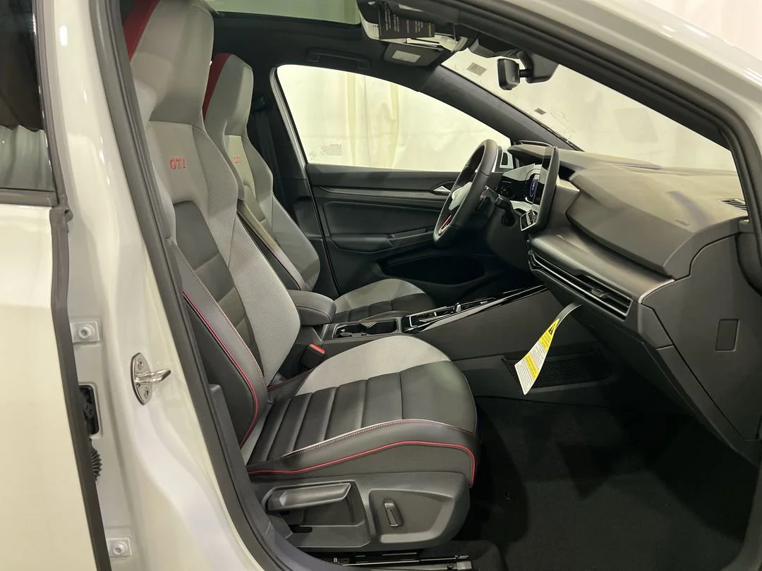 New 2026 Opal White Pearl Volkswagen Autobahn image 15