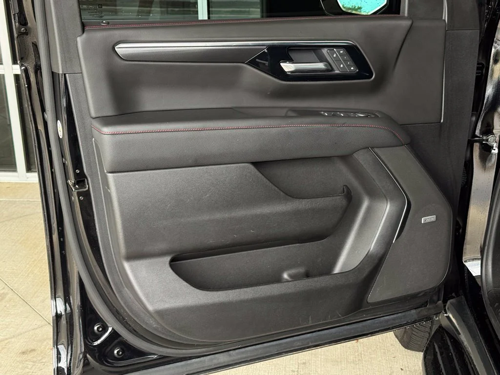 Used 2025 Black Chevrolet RST image 31