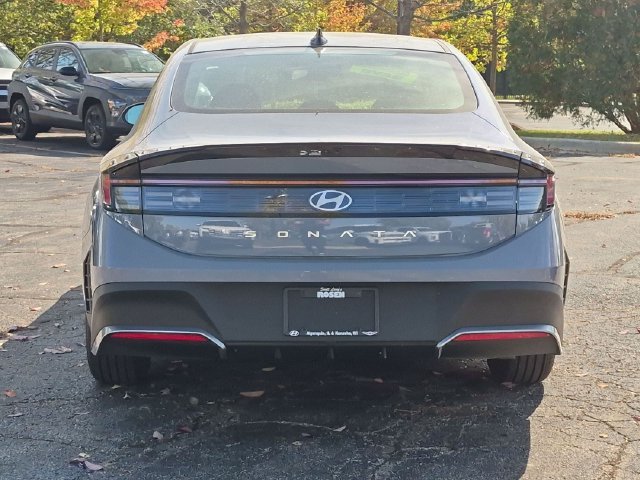 Used 2026 Blue Hyundai SE image 6