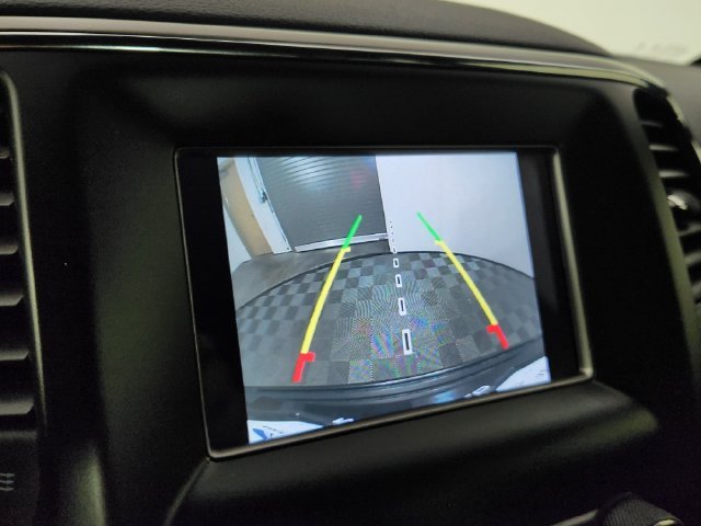 Used 2020 Black Jeep Laredo E image 27