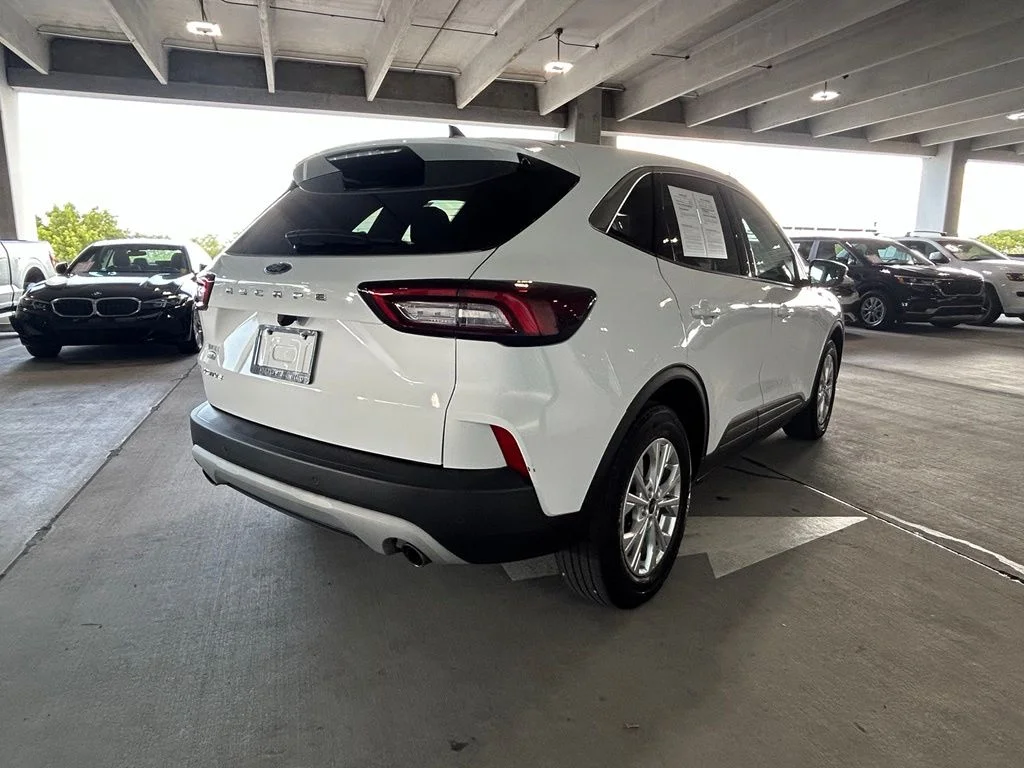 Used 2023 Oxford White Ford Active image 5