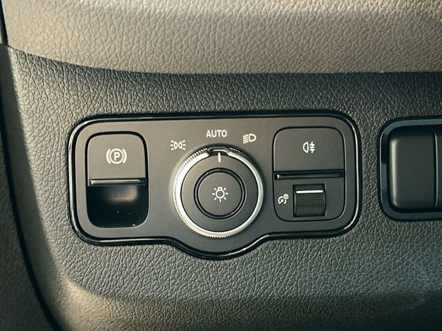 New 2026 Arctic White Mercedes-Benz Cargo 170 WB image 10