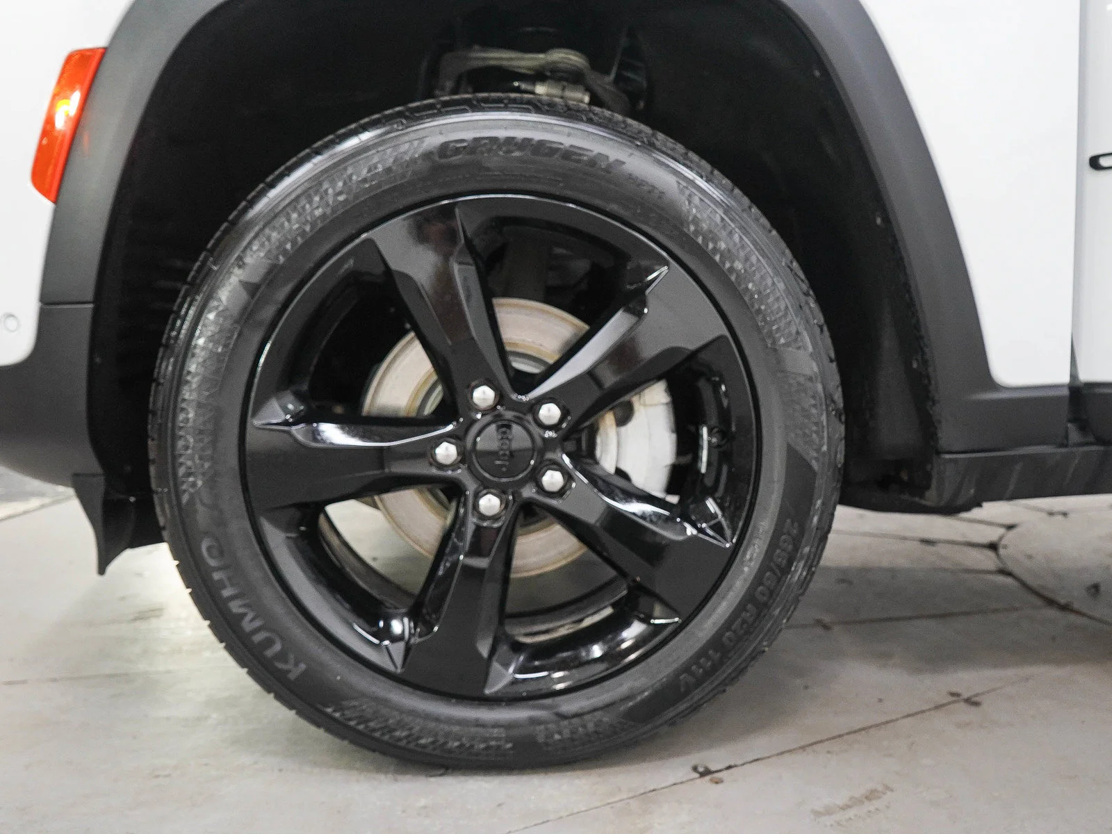 Used 2024 Bright White Clearcoat Jeep Limited image 30