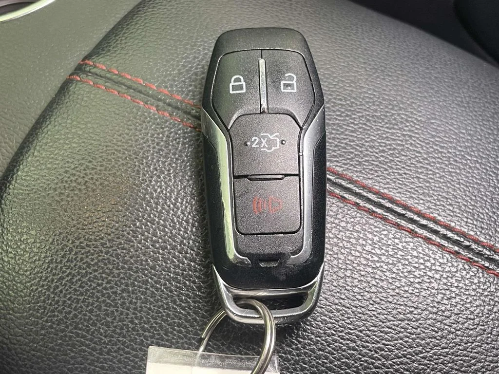 Used 2015 Blue Ford GT Premium image 37