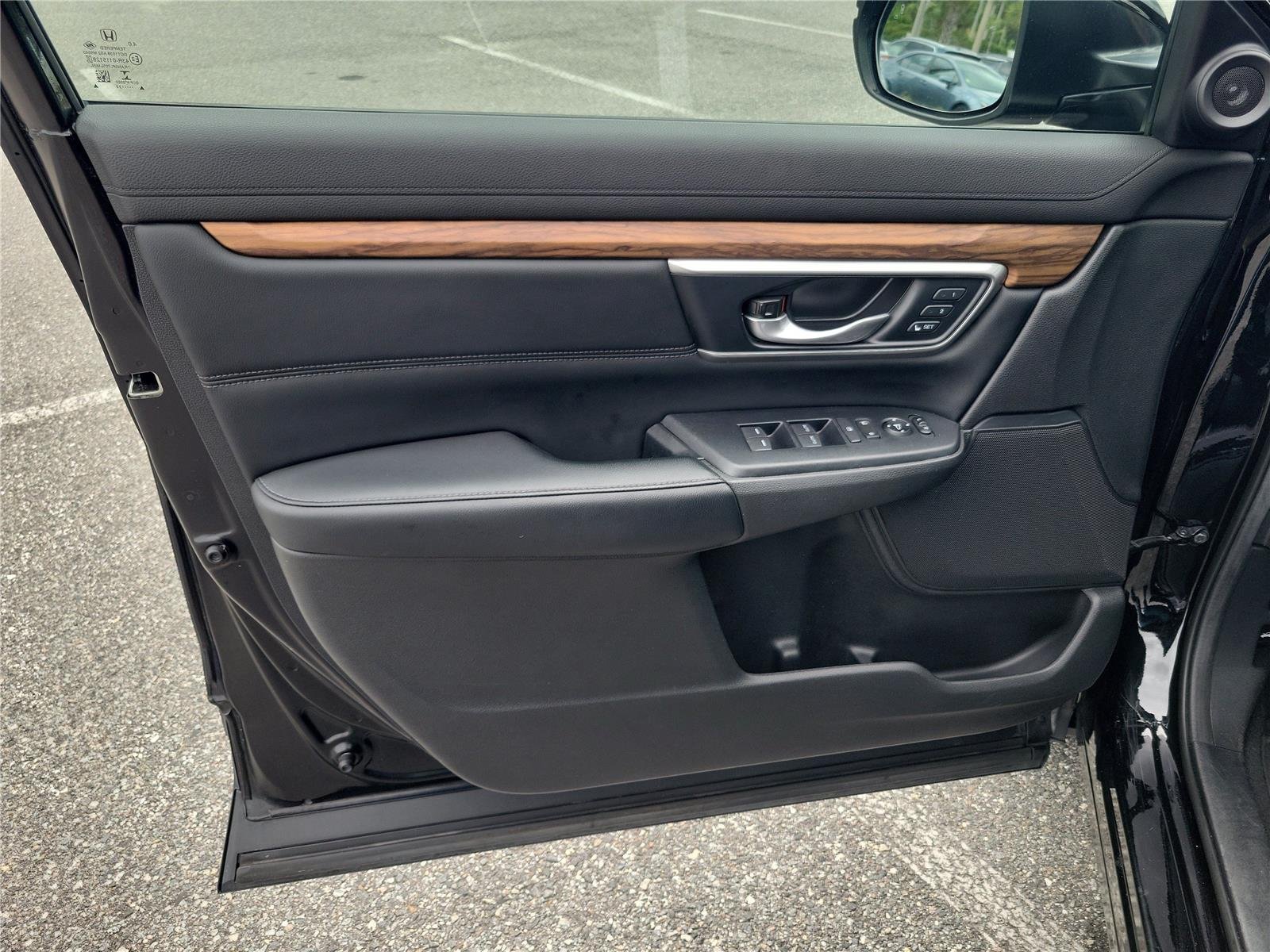 Used 2022 Crystal Black Pearl Honda Touring image 17