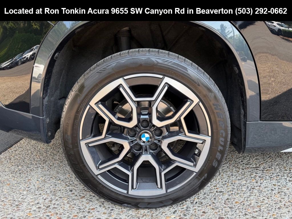 Used 2023 Jet Black BMW xDrive28i image 9