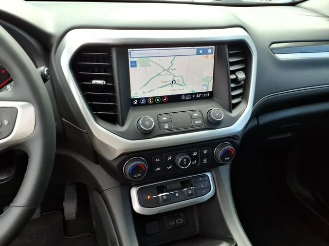 2023 GMC Acadia SLT - Photo 10