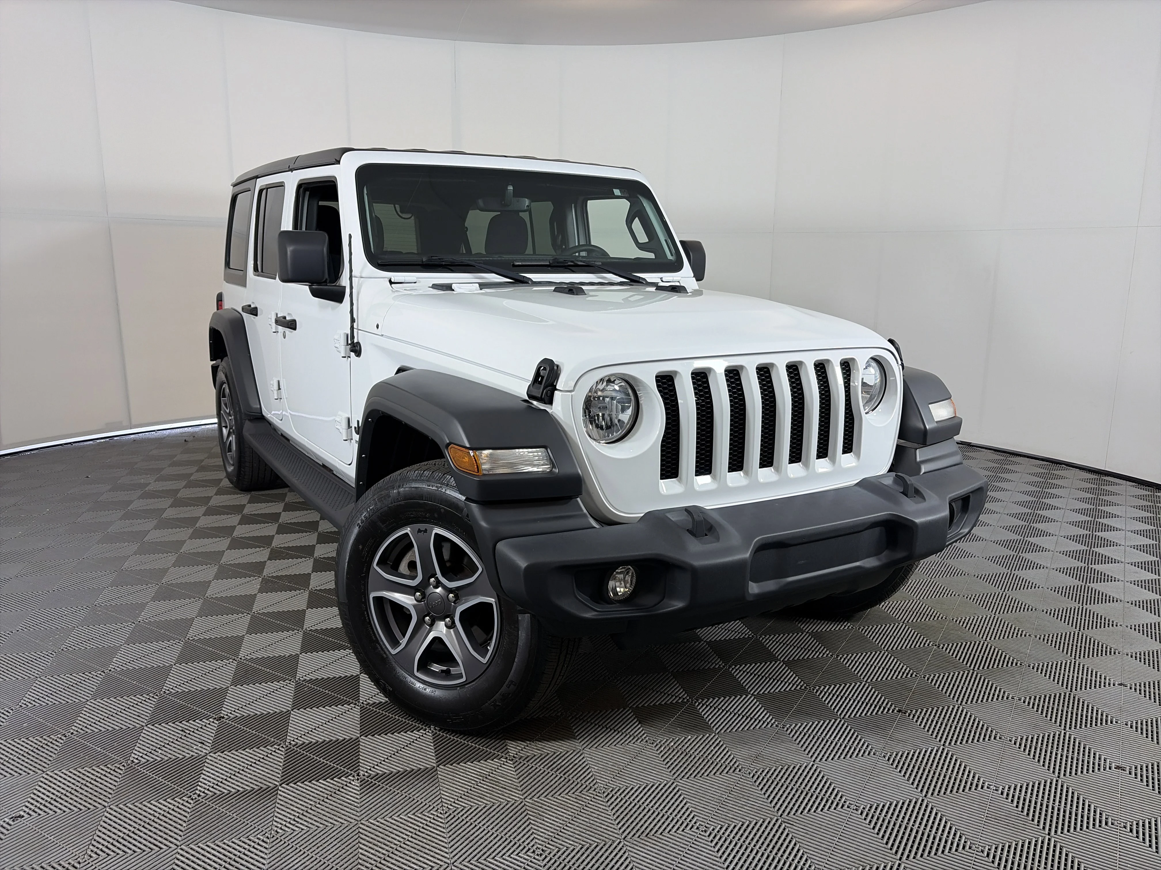 2023 Jeep Wrangler Sport S's photo