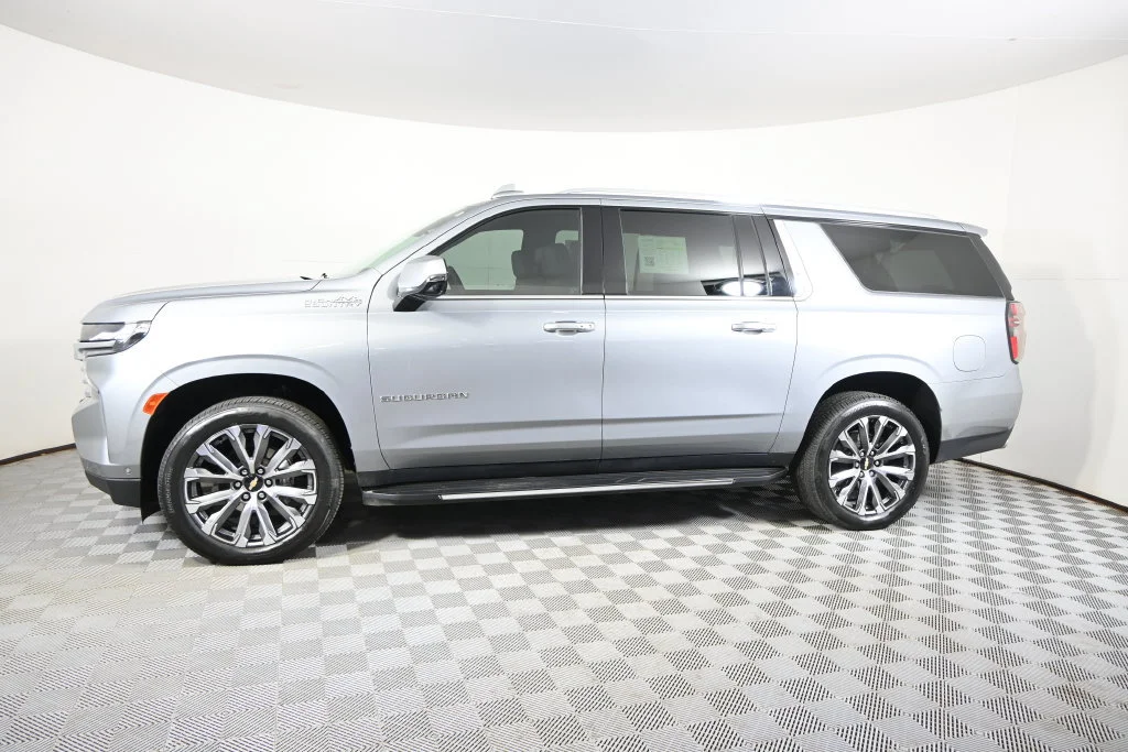 Used 2024 Chevrolet Suburban High Country with VIN 1GNSKGKL0RR251233 for sale in Forest Lake, Minnesota