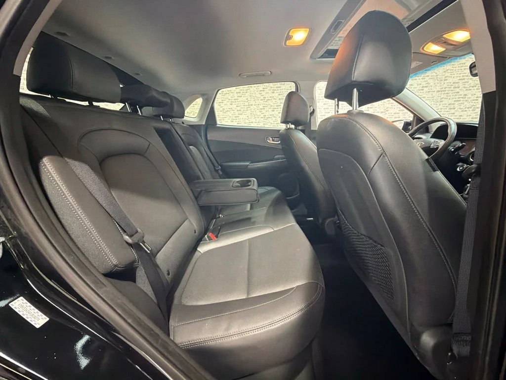 Used 2023 Abyss Black Pearl Hyundai Limited image 15