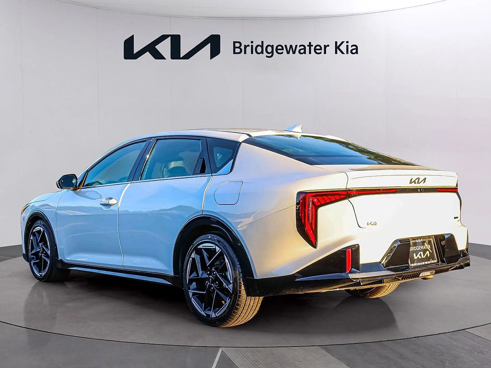 Certified Used 2025 Snow White Pearl Kia GT-Line image 4