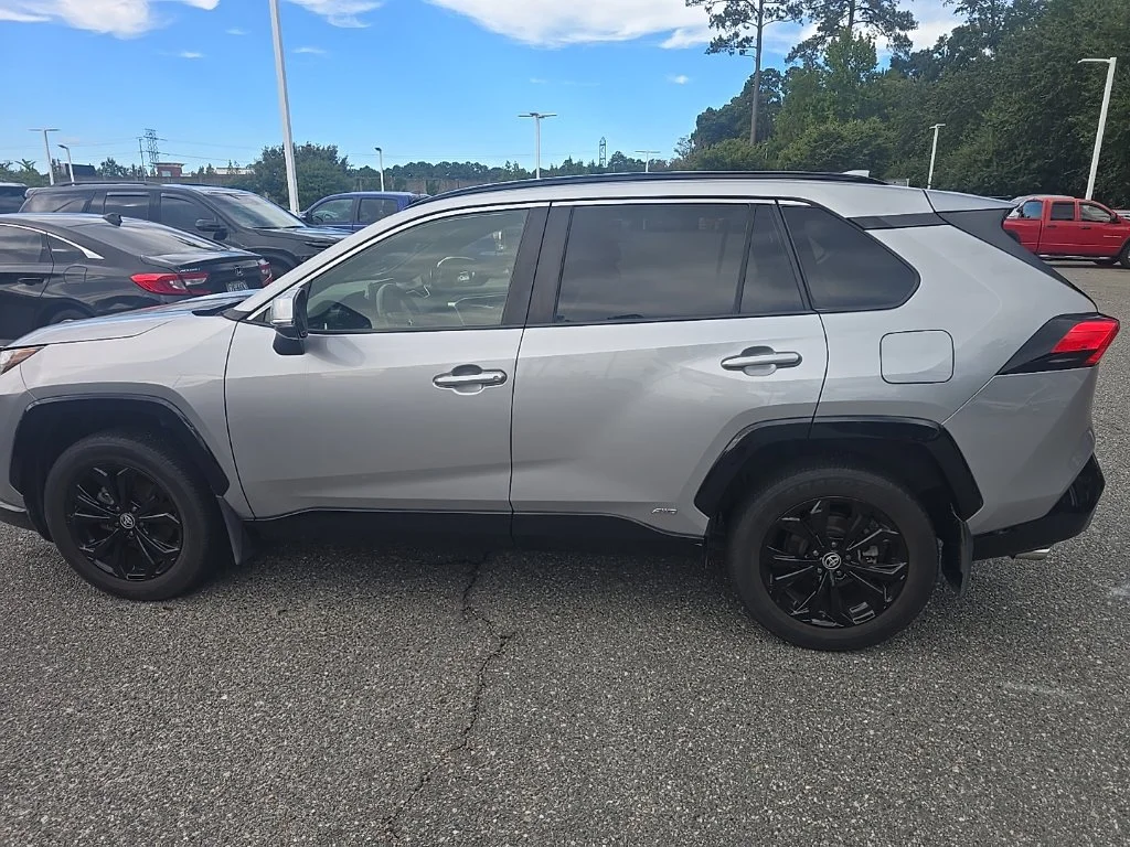 Used 2022 Silver Toyota SE image 8