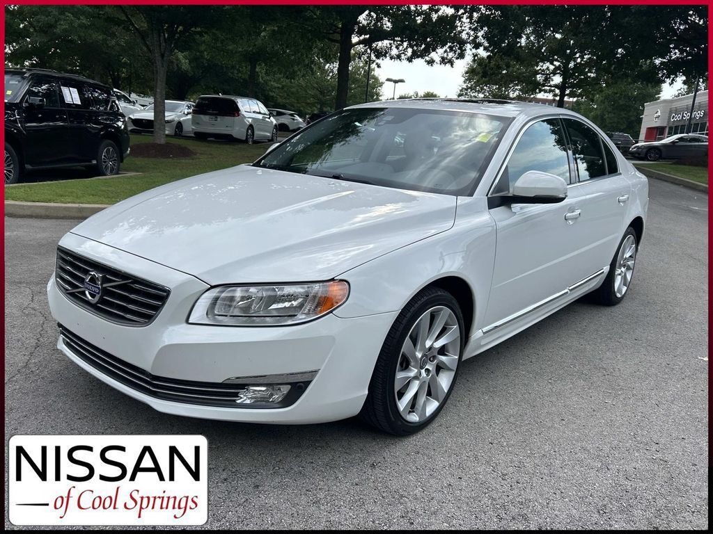 Used 2016 White Volvo T5 image 3
