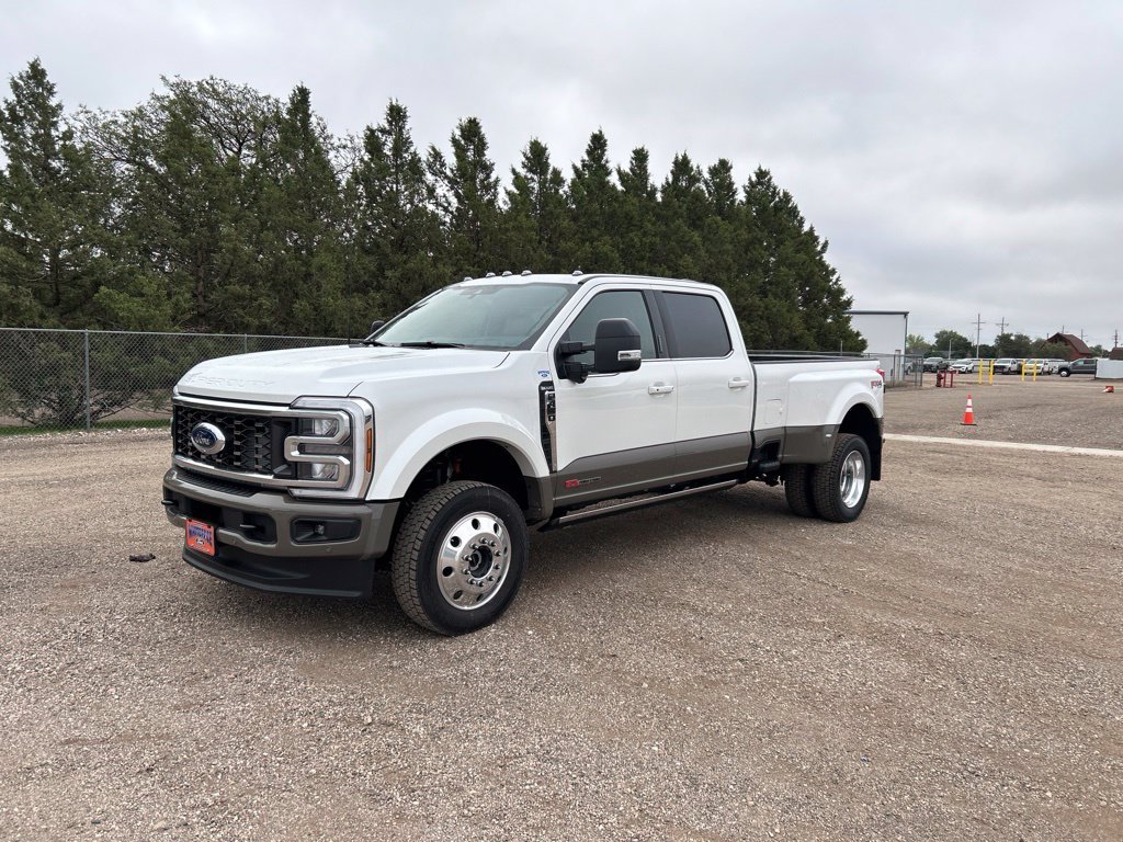 New 2026 Star White Metallic Tri-Coat Ford King Ranch image 2