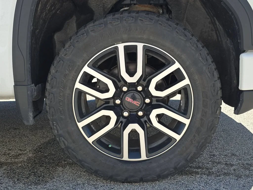 Used 2023 Summit White GMC AT4 image 34