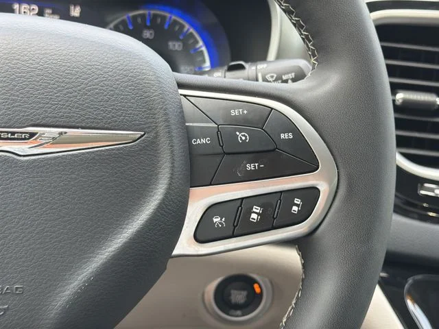 Used 2024 White Chrysler Touring L image 26