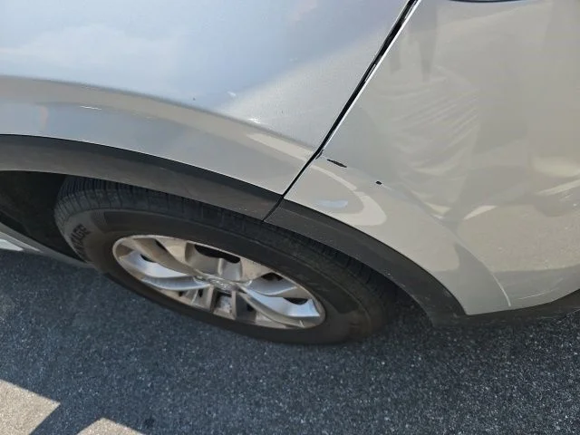 Used 2019 Silver Hyundai SE image 3