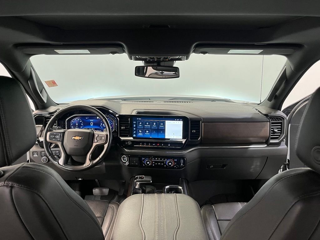 Used 2023 White Chevrolet High Country image 17
