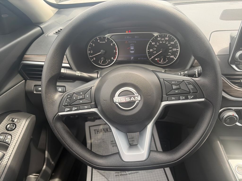 Used 2025 Super Black Nissan 2.5 SV image 15