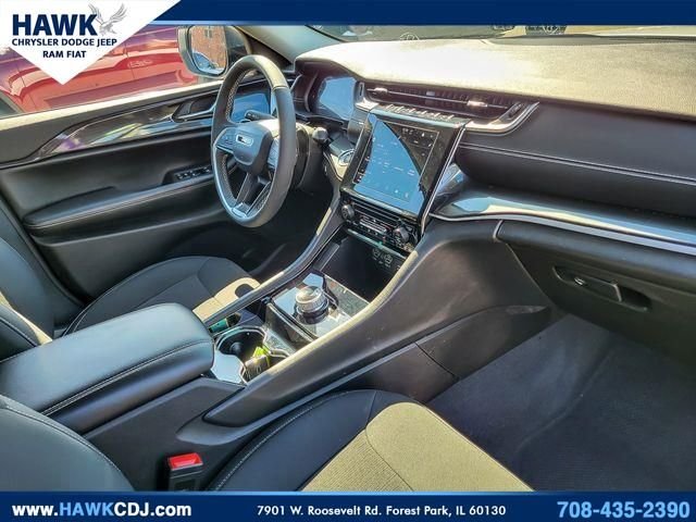 Used 2023 White Jeep Laredo image 27