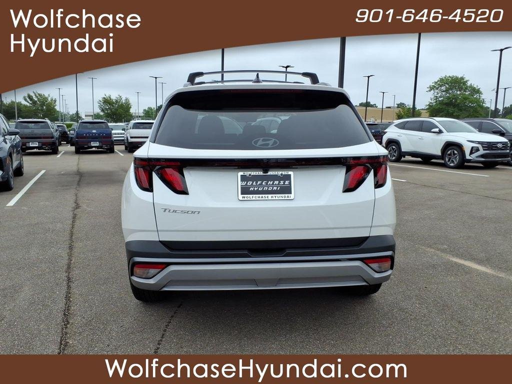 New 2026 White Hyundai SEL FWD image 4