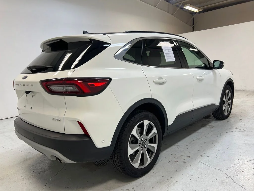 Used 2023 White Ford Platinum image 9