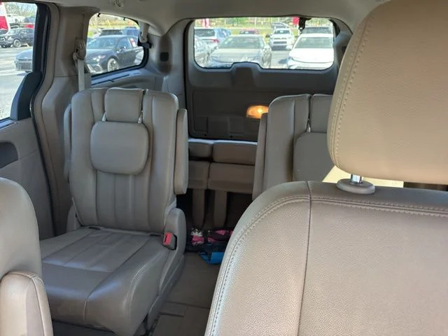Used 2016 Gray Chrysler Touring image 7
