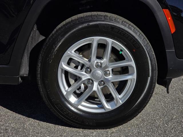 2025 Jeep Grand Cherokee Laredo - Photo 16