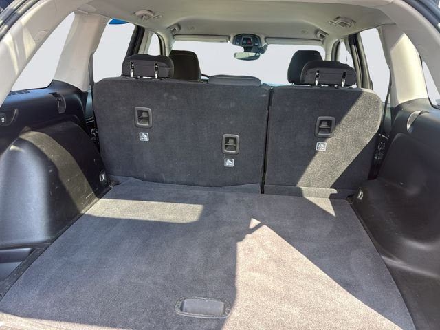 Used 2023 Gray Jeep Laredo image 28