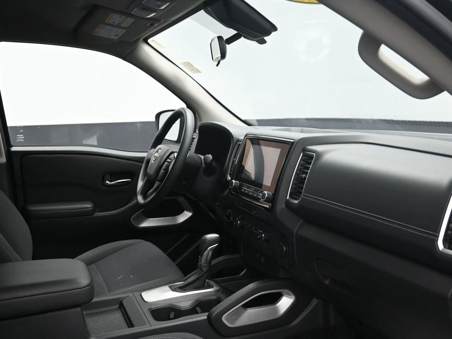 Used 2023  NISSAN  image 8