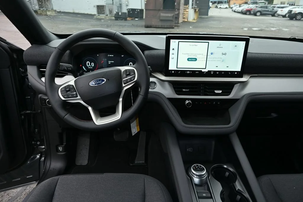 New 2027 Carbonized Gray Metallic Ford Active image 32